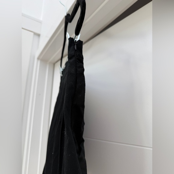 Black Ruched Mini Skirt with Ruffle Hem Chic & Flirty Dress Up Or Down Size M - Picture 6 of 7